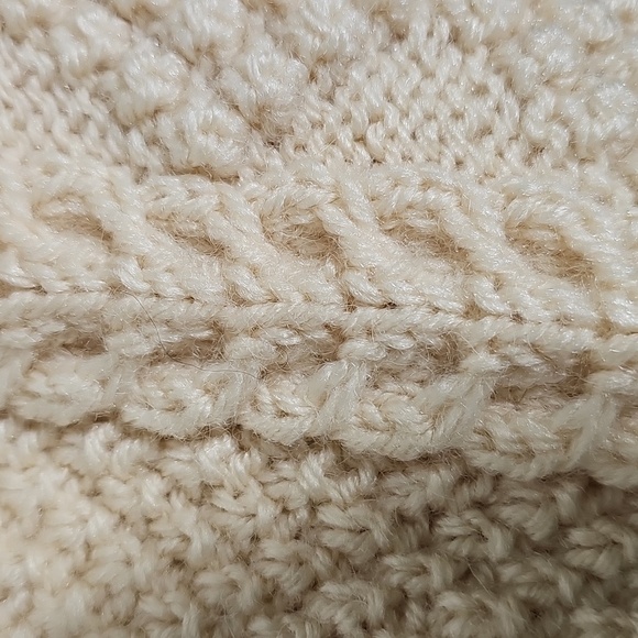 Handmade Womens Cream Cable Knit Sweater. Excelent Condion. Meduim - Picture 4 of 12